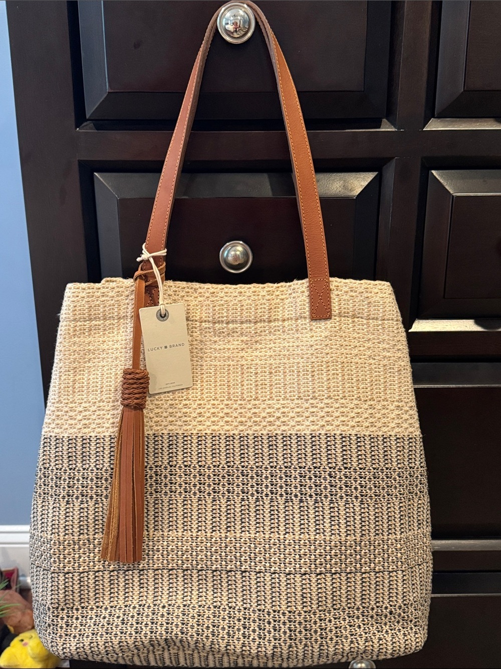 Lucky Brand beach or shopping tote Beige & Brown Woven Tassel Tote bohemian boho